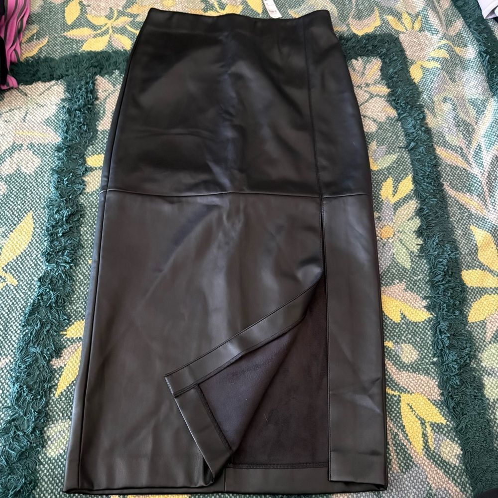 NWT Ann Taylor FAUX LEATHER MAXI SKIRT  Front Slit SIZE 4
